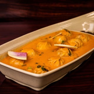 Titanic Veg Jhol Momo-Chef Signature