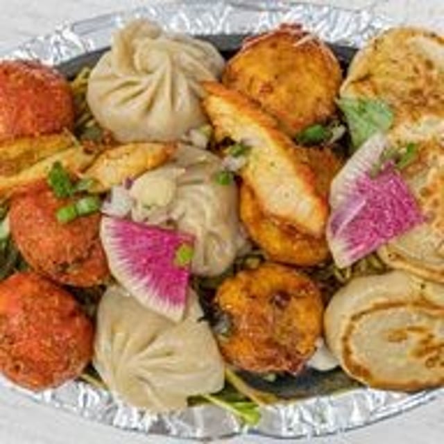 Chicken Momo Platter 12 Pieces (Everest Special).